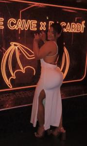 611876735: Chica busca chico en Málaga