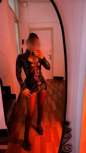 666318725: Chica busca chico en Sevilla