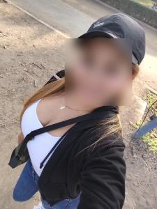 614210813: Chica busca chico en Barcelona