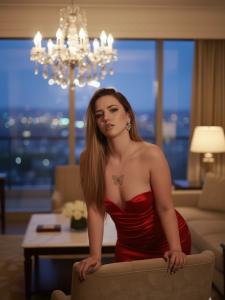 670829437: Chica busca chico en Barcelona