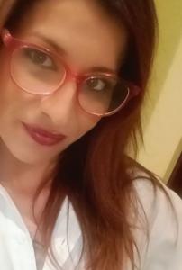 687181489: Chica busca chico en Sevilla