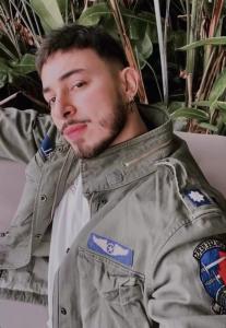 672044911: Chico busca chica en Barcelona