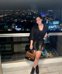 637909099: Chica busca chico en Granada