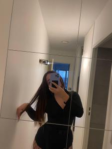 614431989: Chica busca chico en Sevilla