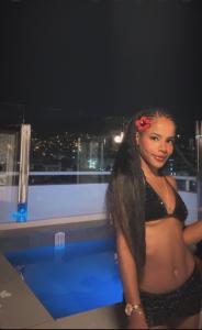 613853506: Chica busca chico en Barcelona