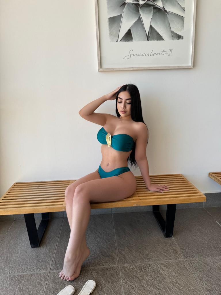 Chica busca chico en Ibiza: Chica busca chico