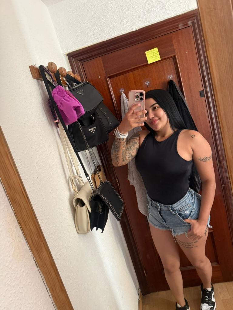 613900849: Chica busca chico en Navarra