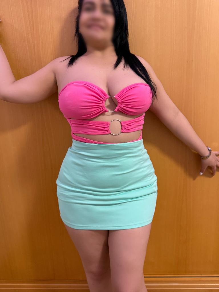 667401883: Chica busca chico en Navarra