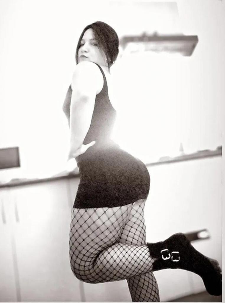 Chica busca chico en Almería: 