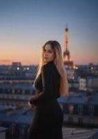 670829437: Chica busca chico en Barcelona