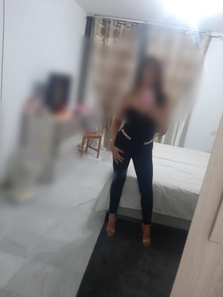 Chica busca chico en Almería: 