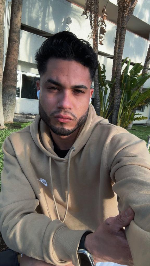 Chico busca chica en Las Palmas: 