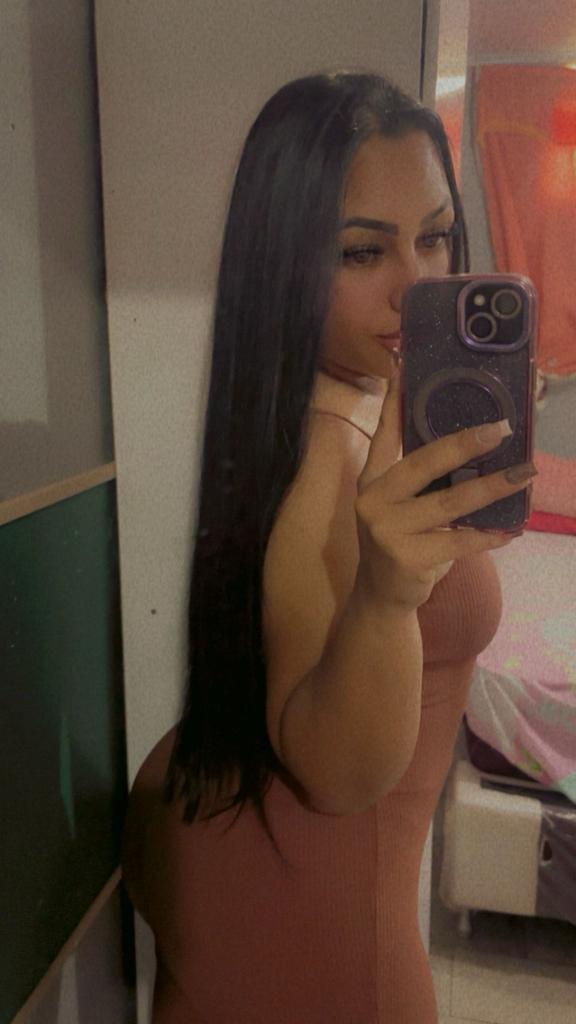 Chica busca chico en Valencia: Chica busca chico