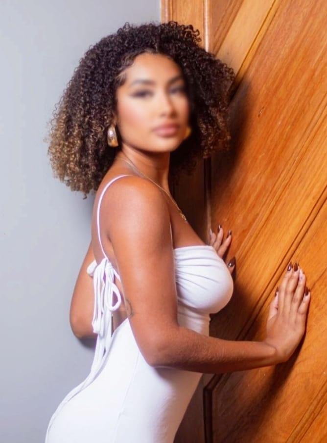 Chica busca chico en Málaga: Chica busca chico