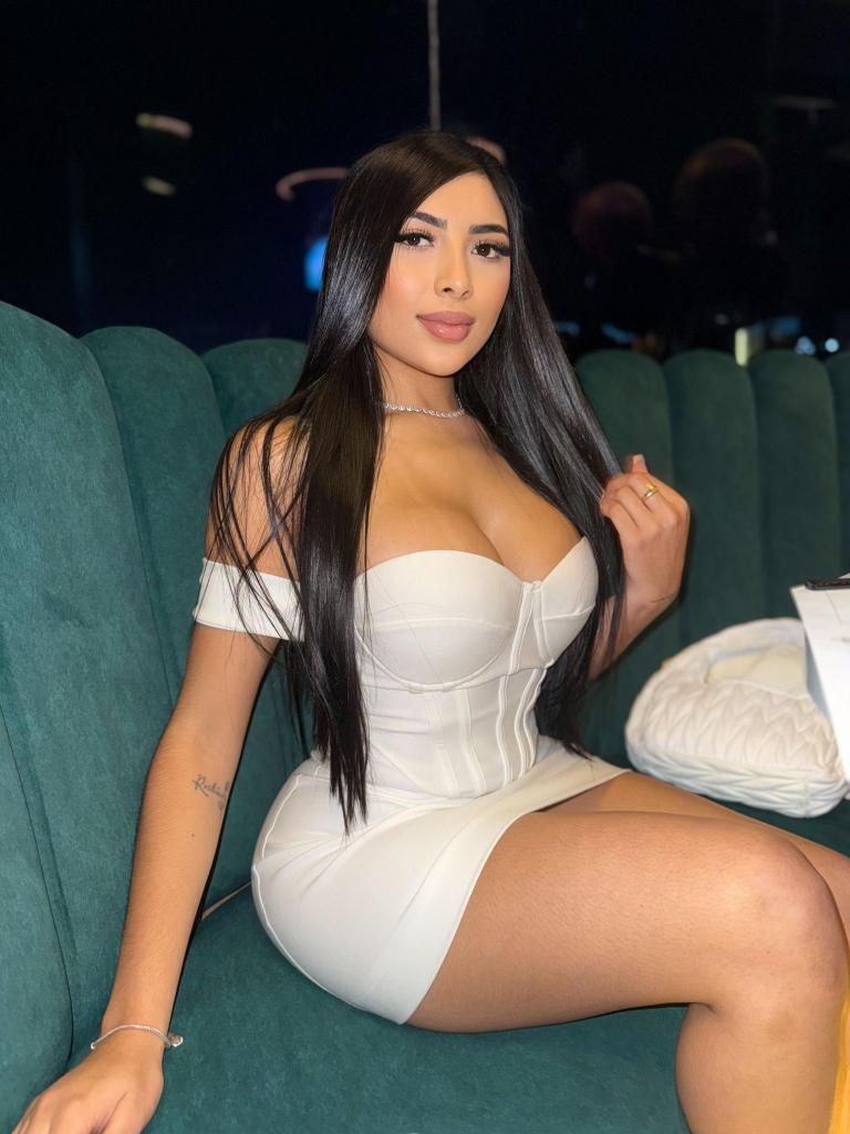 Chica busca chico en Málaga: Chica busca chico