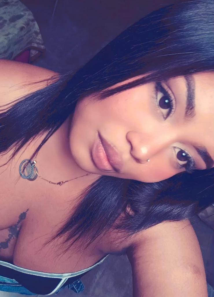 Chica busca chico en Alicante: Chica busca chico