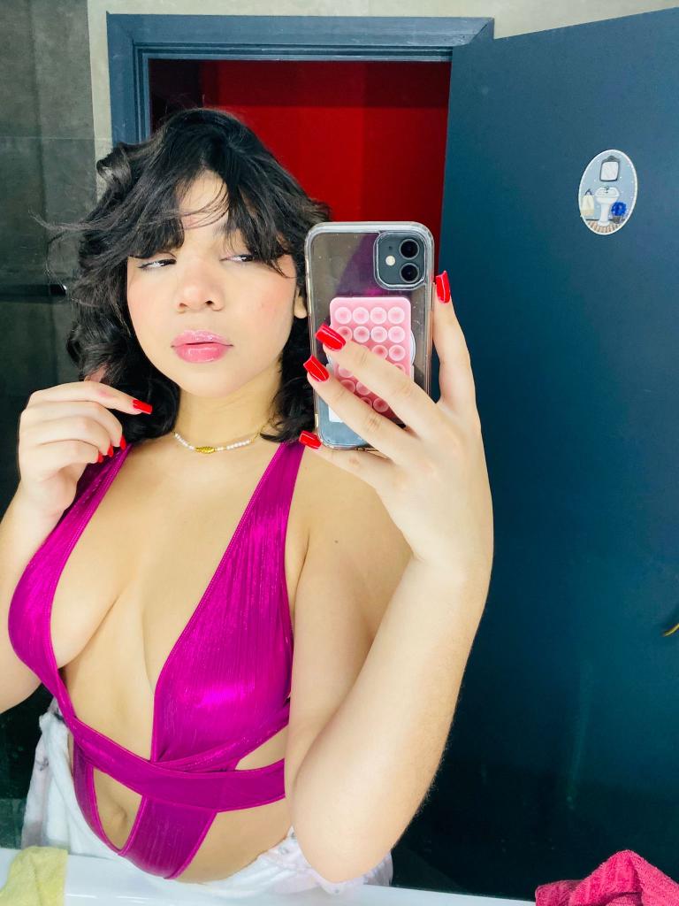 647301492: Chica busca chico en Gerona