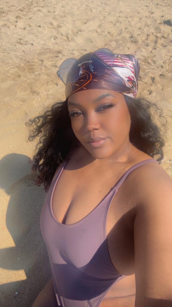 643907628: Chica busca chico en Barcelona