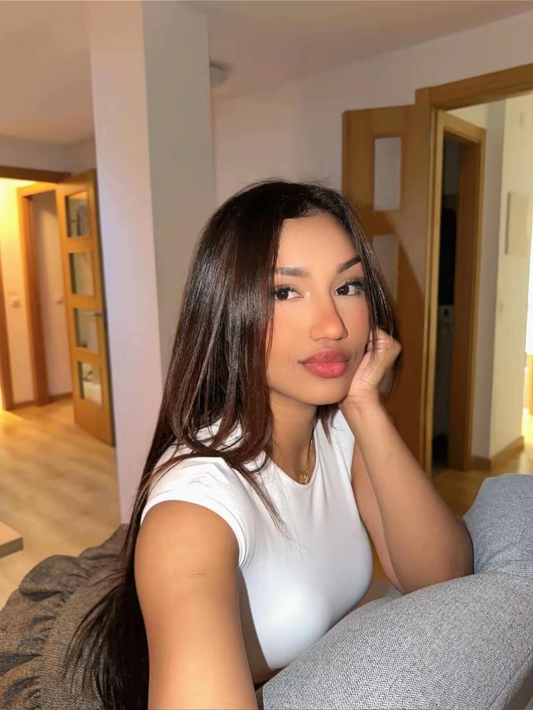 642986109: Chica busca chico en Sevilla