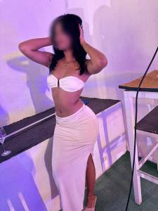 672834955: Chica busca chico en Barcelona