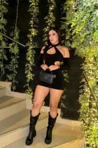 607217692: Chica busca chico en La Coruña