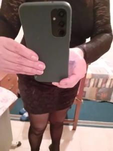 698372645: Chica busca chico en Cáceres