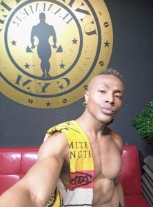 679880564: Chico busca chica en Barcelona