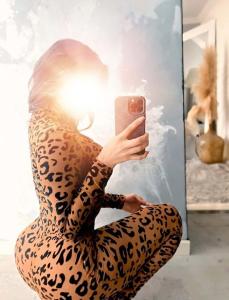 604249595: Chica busca chico en Valencia