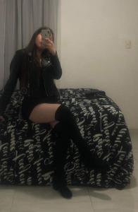 613575571: Chica busca chico en Ibiza