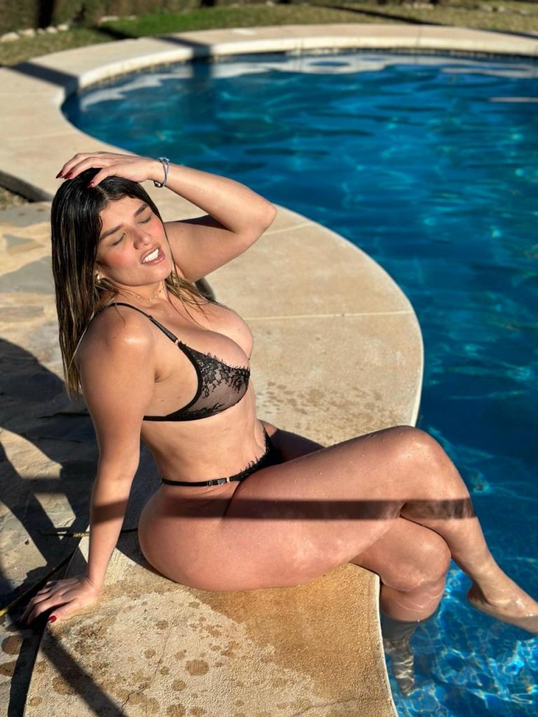 Chica busca chico en Granada: Chica busca chico