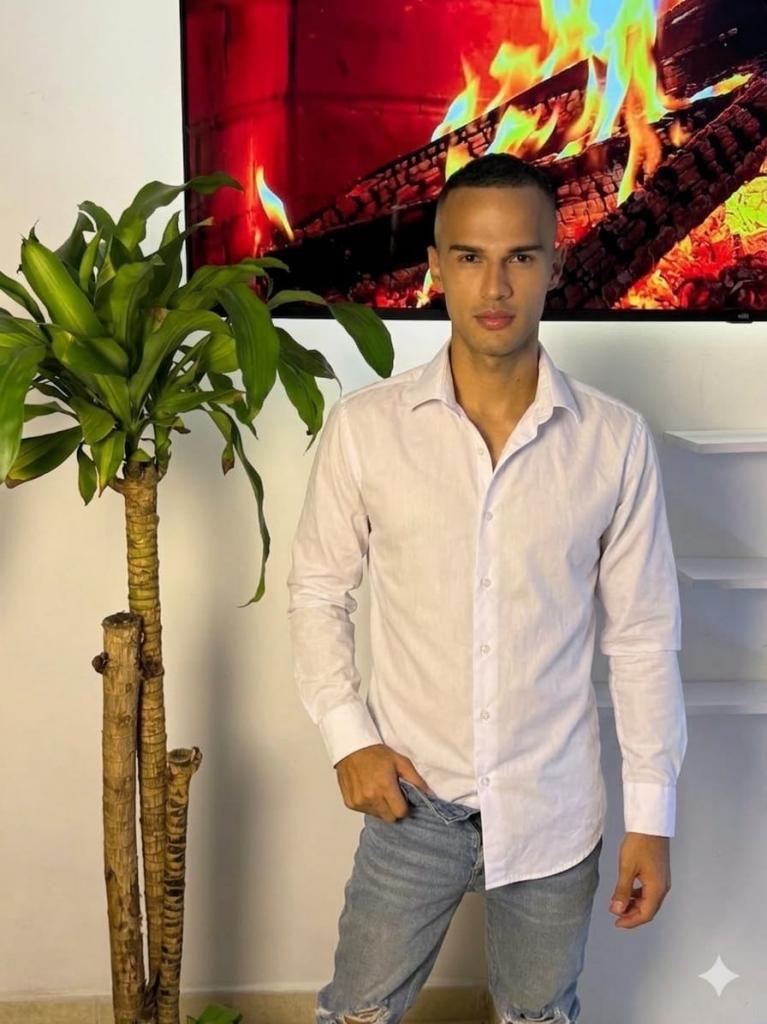 Chico busca chica en Las Palmas: 