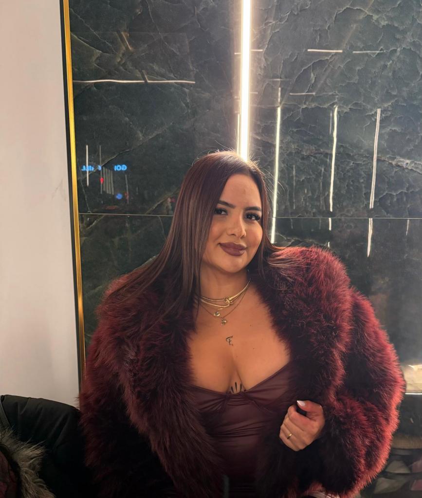 664489169: Chica busca chico en Almería