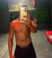 679880564: Chico busca chica en Barcelona