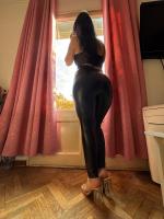 604249465: Chica busca chico en Barcelona