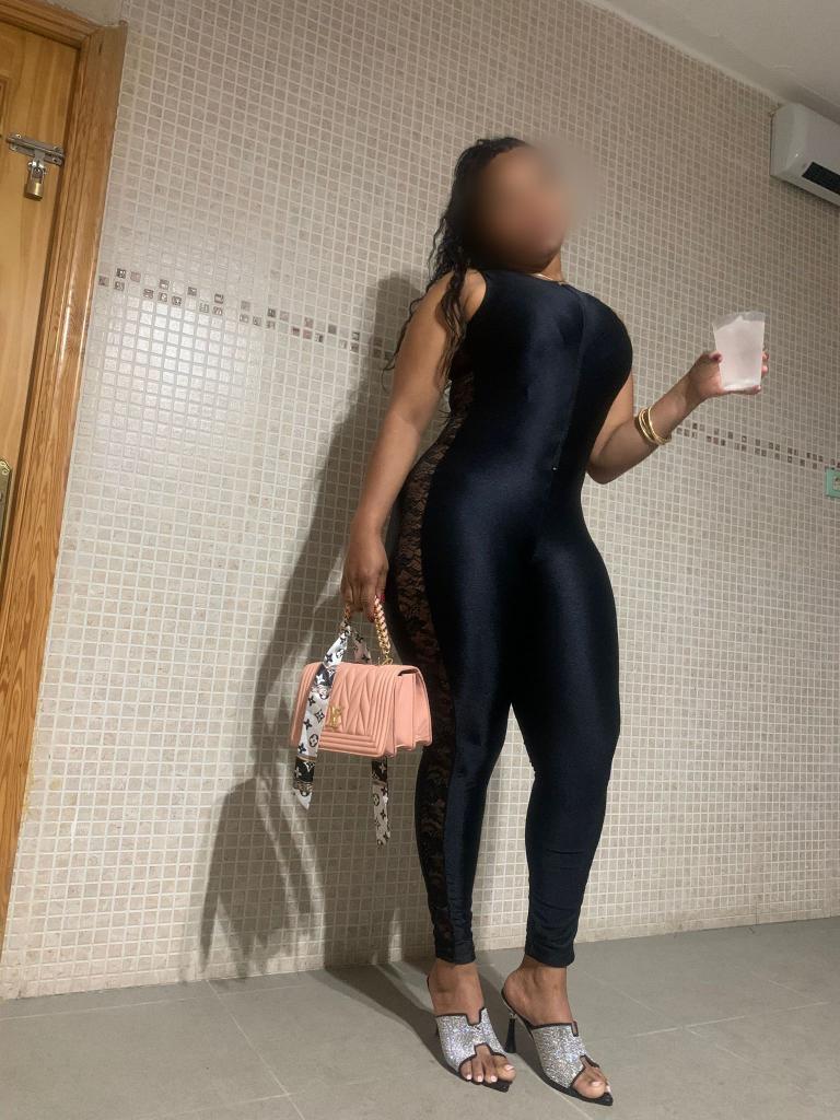 627017221: Chica busca chico en Ceuta