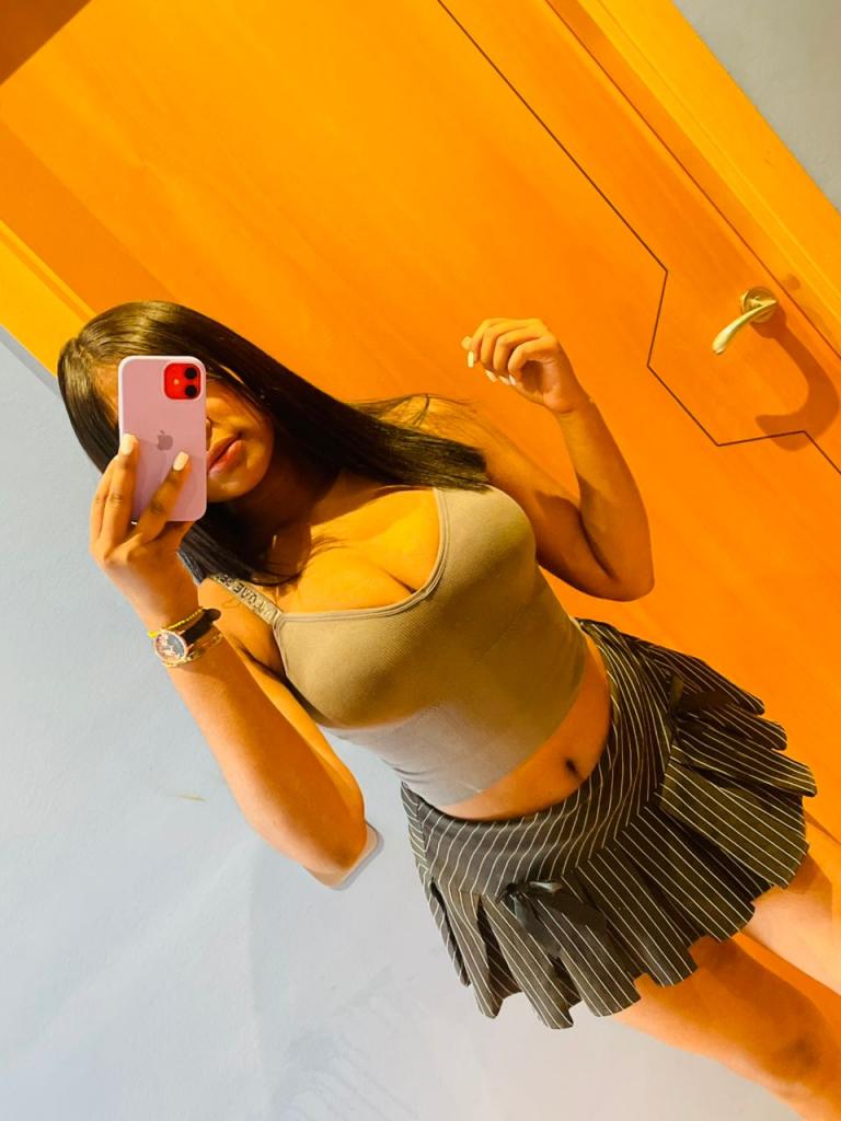 Chica busca chico en Almería: 