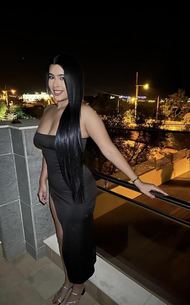 697761720: Chica busca chico en Granada