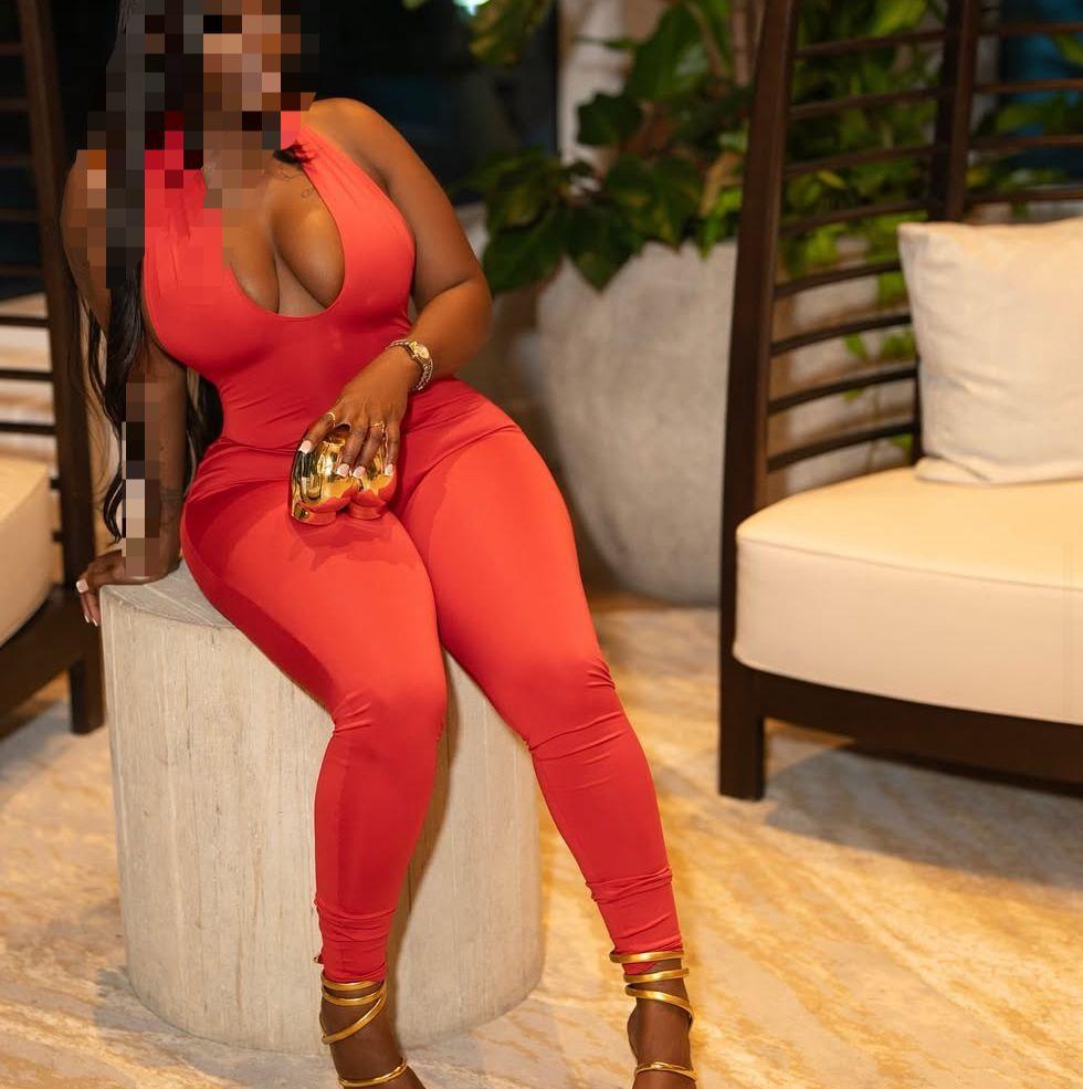 Chica busca chico en Huelva: 