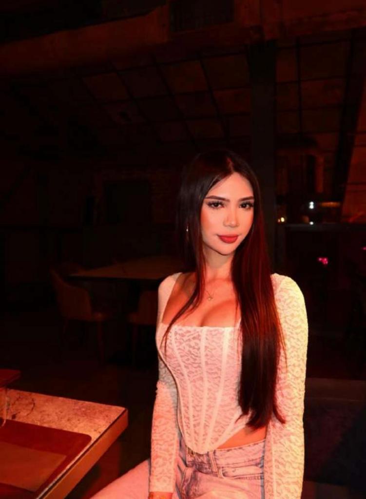 Chica busca chico en Almería: 