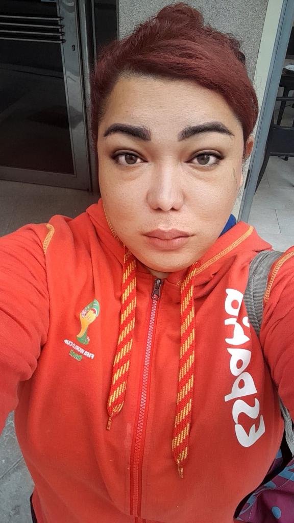 664689098: Transexual en Orense