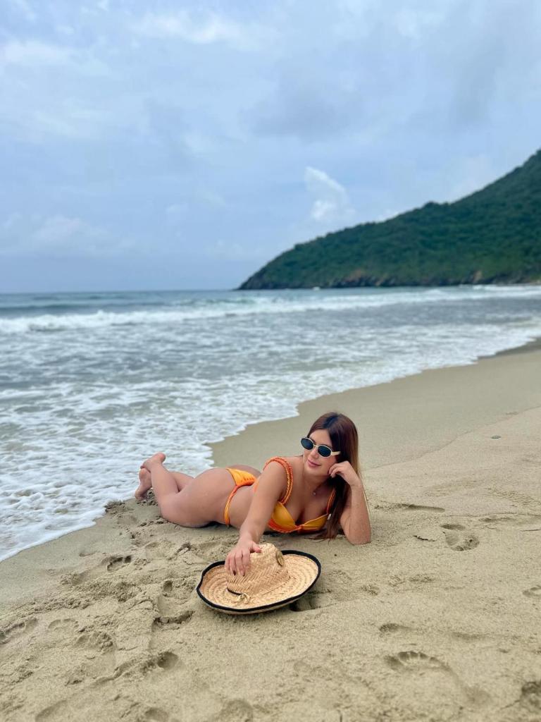 614180716: Chica busca chico en La Coruña