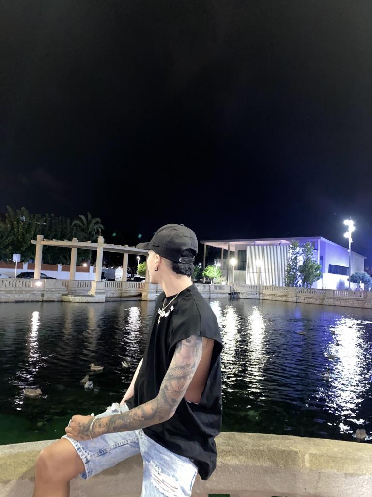 643701664: Chico busca chica en Barcelona