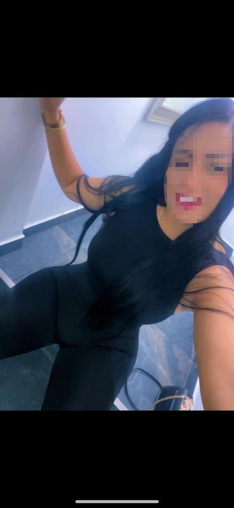 Chica busca chico en Málaga: Chica busca chico