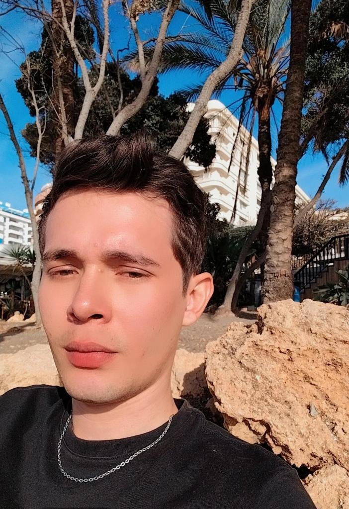 Chico busca chica en Málaga: 