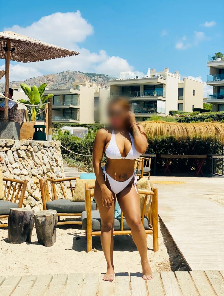 622747930: Chica busca chico en La Coruña