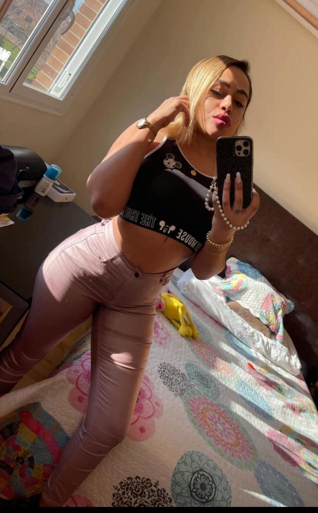 Chica busca chico en Ibiza: 