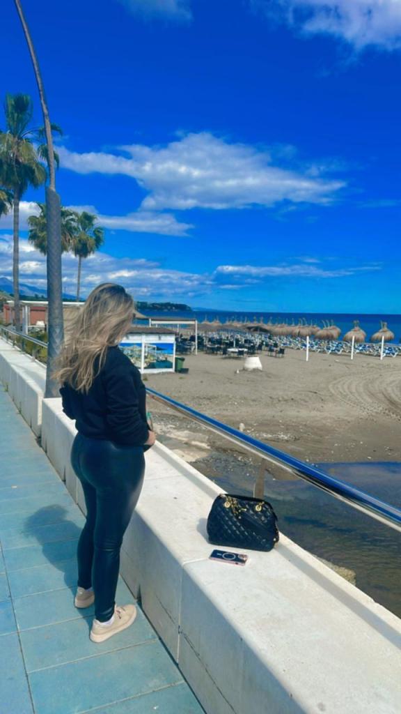 Chica busca chico en Almería: Chica busca chico