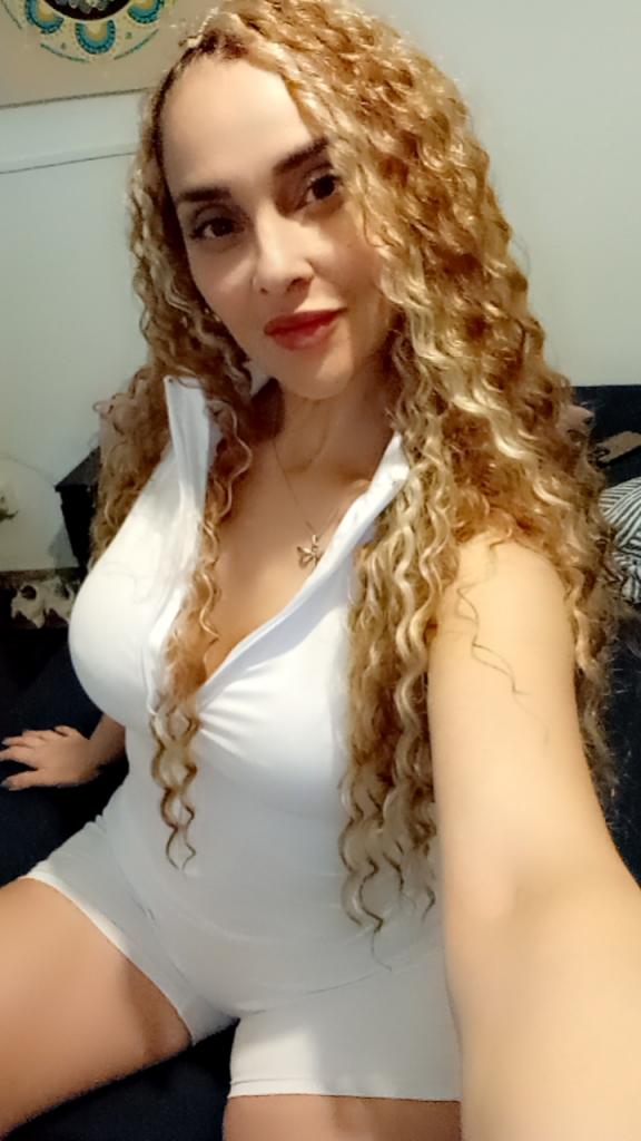 Chica busca chico en Gerona: Chica busca chico