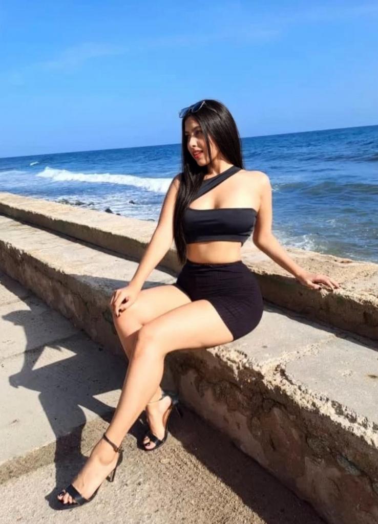 697761720: Chica busca chico en Granada