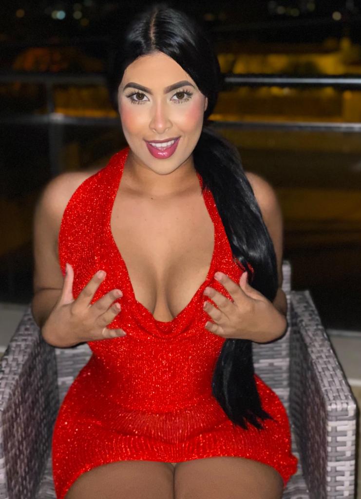 697761720: Chica busca chico en Granada